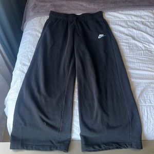 mid/low rise Nike sweatpants